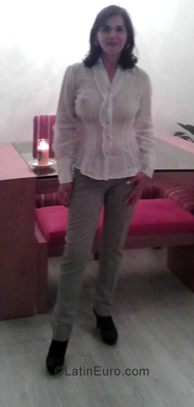 Date this delightful Colombia girl Reinita from Bogota CO23046
