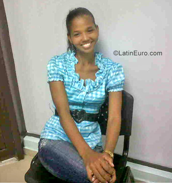 Date this tall Dominican Republic girl Joselin from Santo Domingo DO31075