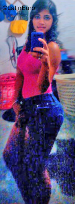 Date this funny Venezuela girl Estefani from Maracay VE1241