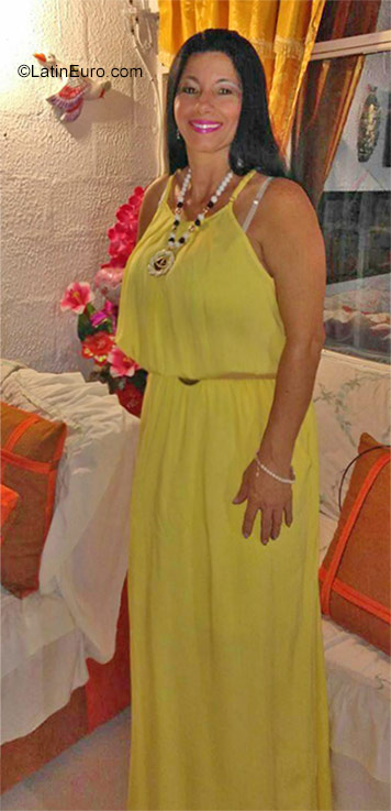 Date this pretty Colombia girl Blanca from Jamundi CO23052