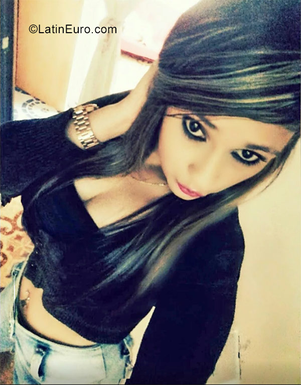 Date this exotic Colombia girl Carolina from Medellin CO23071