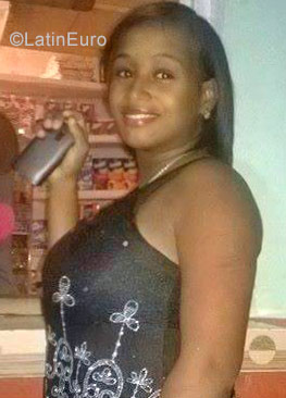 Date this charming Dominican Republic girl Rosa from Dajabon DO31168