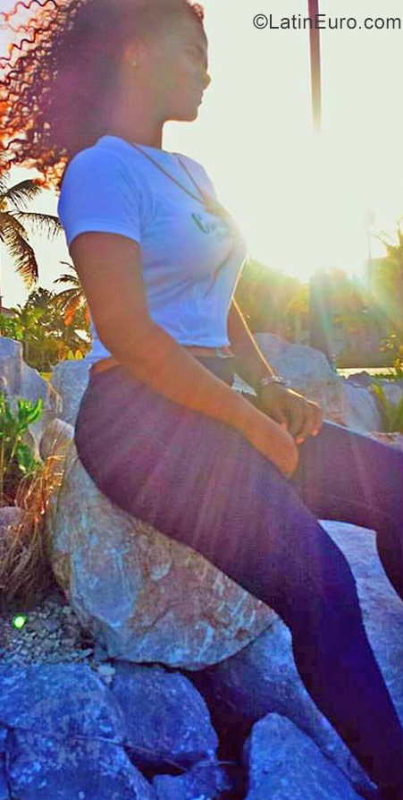 Date this passionate Dominican Republic girl Rosa from La Romana DO31192