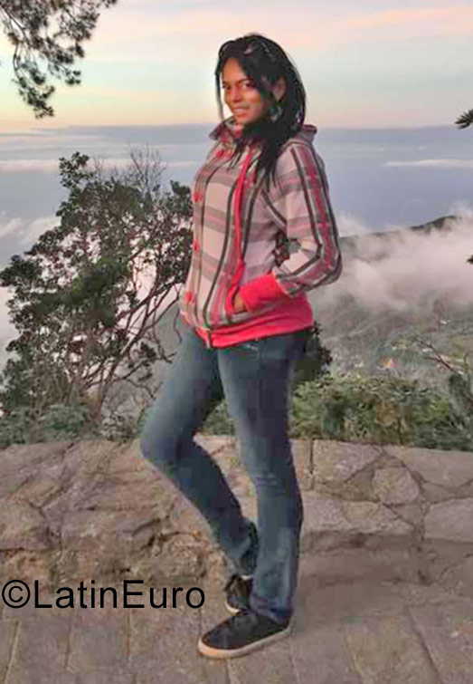 Date this funny Venezuela girl Ana from Caracas VE1258