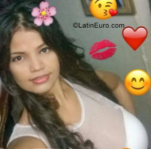 Date this foxy Colombia girl Tatiana from Barranquilla CO25092