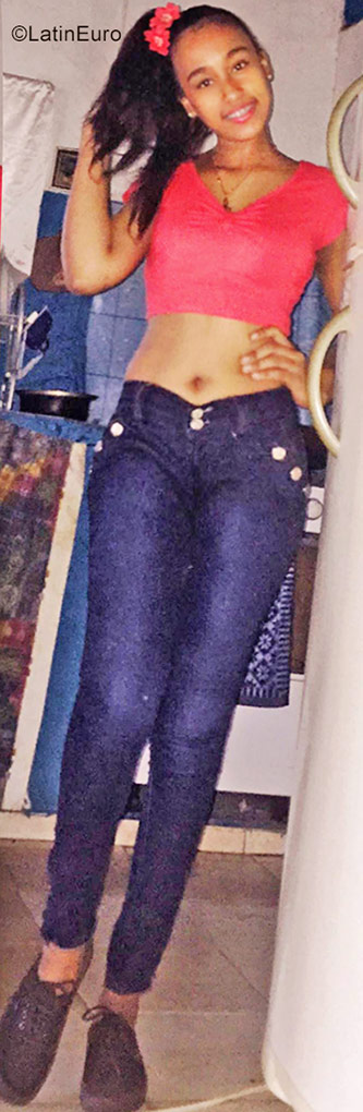 Date this hot Dominican Republic girl Yridari from Bonao DO31258