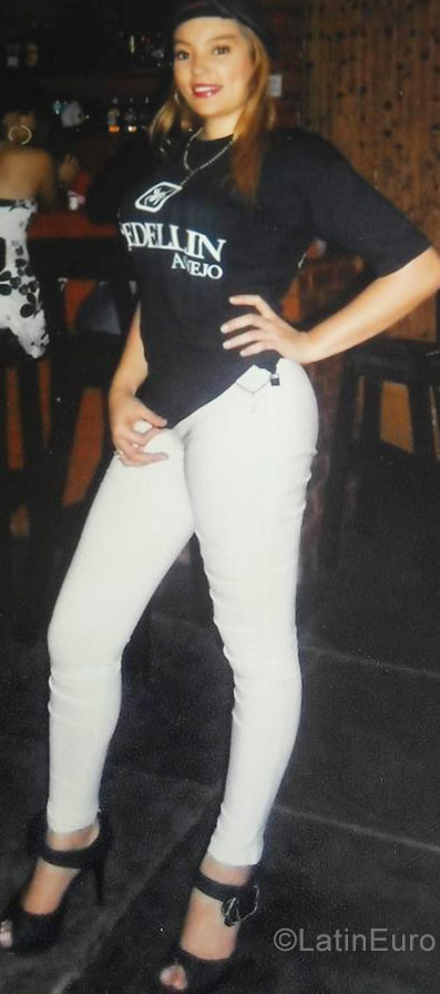 Date this good-looking Colombia girl Ximena from Pereira CO23190
