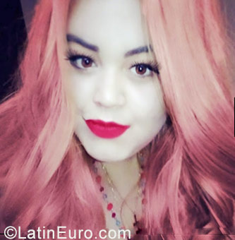 Date this attractive Colombia girl Angelica from Bogota CO23230