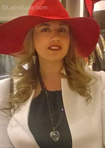 Date this delightful Colombia girl Ximena from Bogota CO23301