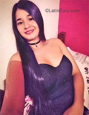 Date this fun Colombia girl Estefania from Pereira CO23337