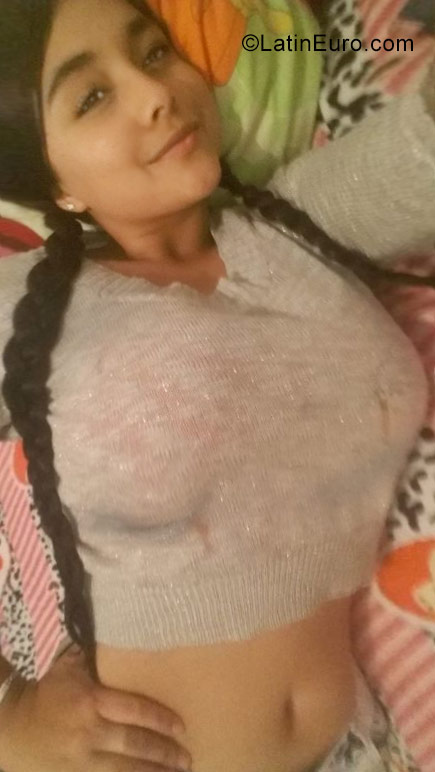 Date this cute Colombia girl Nayeli from Armenia CO23343