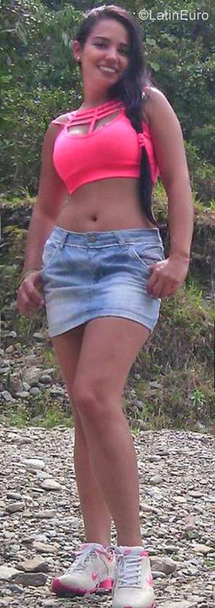 Date this hard body Colombia girl Julie from Medellin CO23368