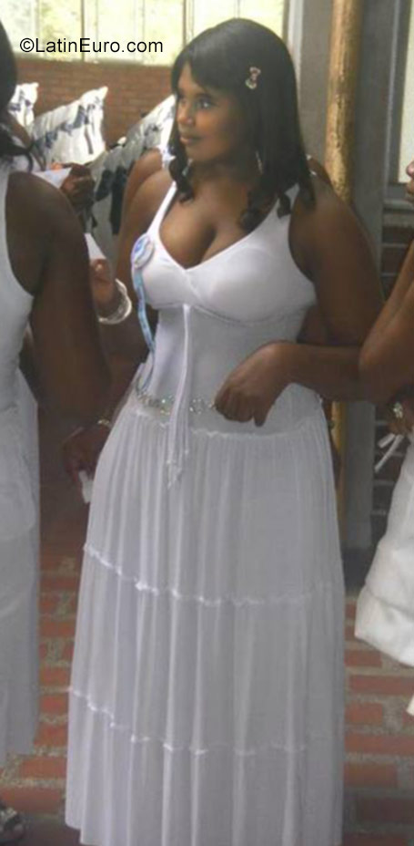 Date this funny Colombia girl Sulima from Buenaventura CO23370