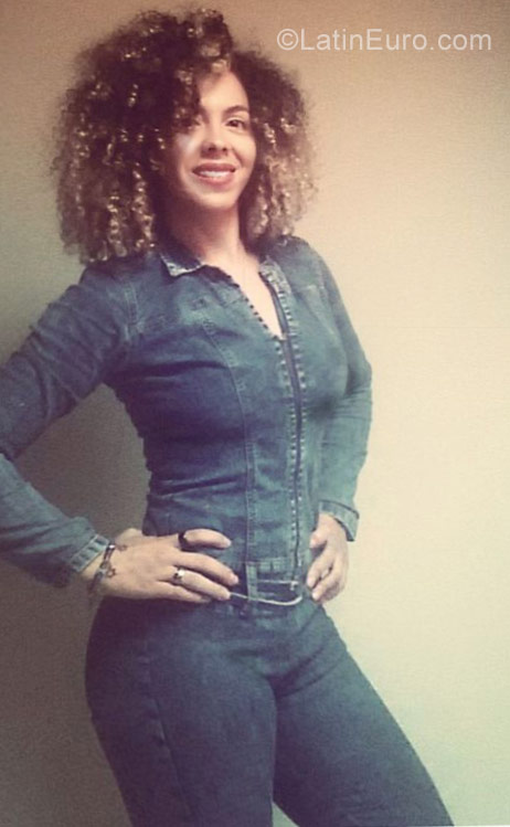 Date this tall Colombia girl Yaki from Medellin CO23382