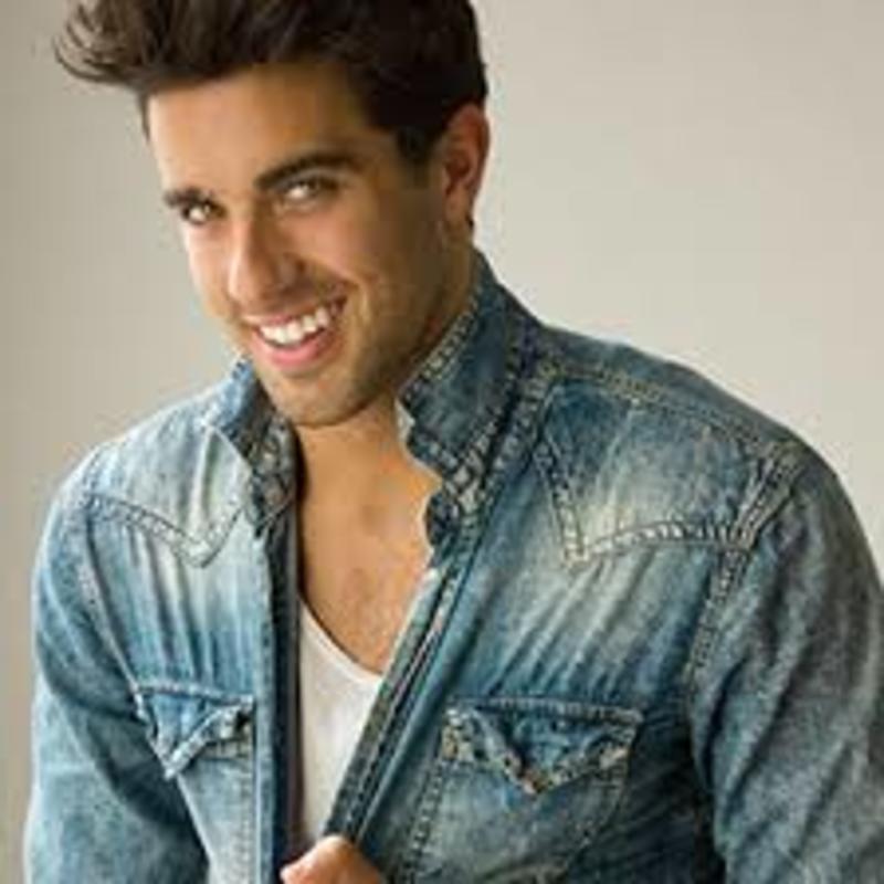Date this gorgeous Dominican Republic man Pablo jose from Santo Domingo DO31635