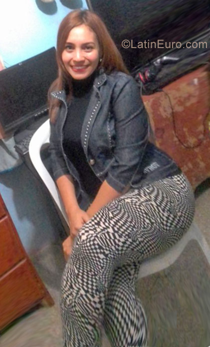Date this gorgeous Venezuela girl Graci from Zulia VE1364