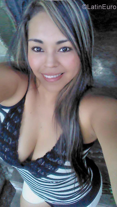 Date this pretty Ecuador girl Kathy from Provincia del Guayas EC246