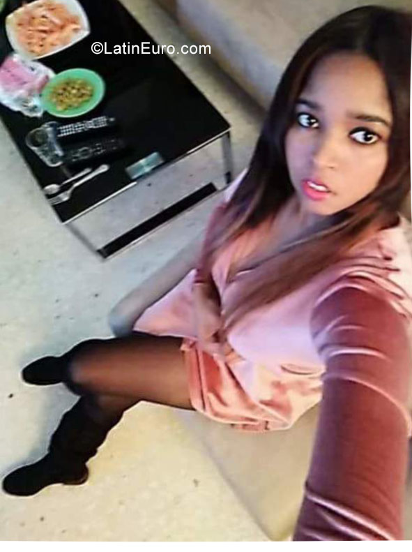 Date this stunning Spain girl Jennie from Sevilla ES478