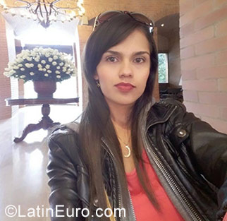 Date this young Colombia girl Marcela from Bogota CO23441