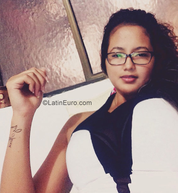 Date this beautiful Colombia girl Nazly from Ibague CO23446