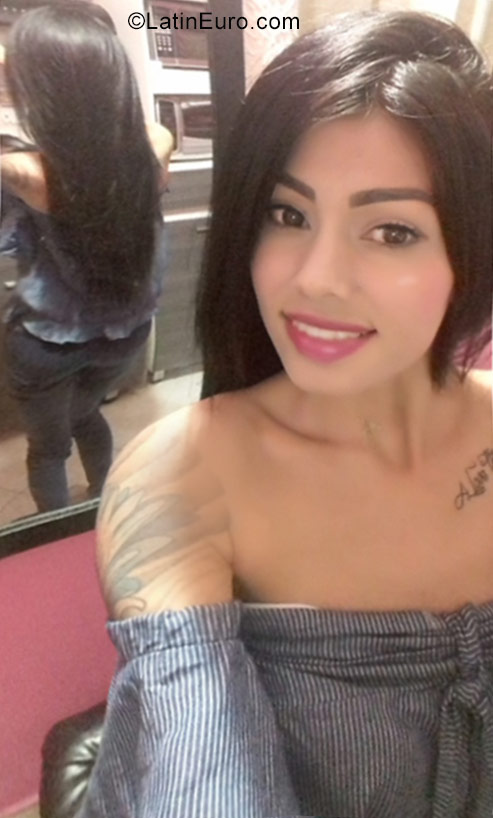 Date this delightful Colombia girl Leidi paola from Medellin CO23454