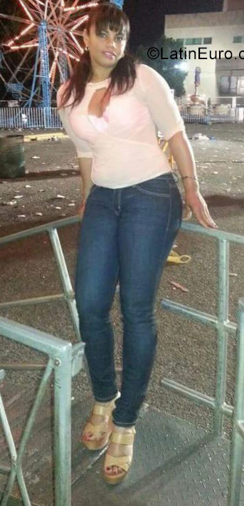 Date this gorgeous Dominican Republic girl Raysa from Santiago De Los Caballeros DO31736