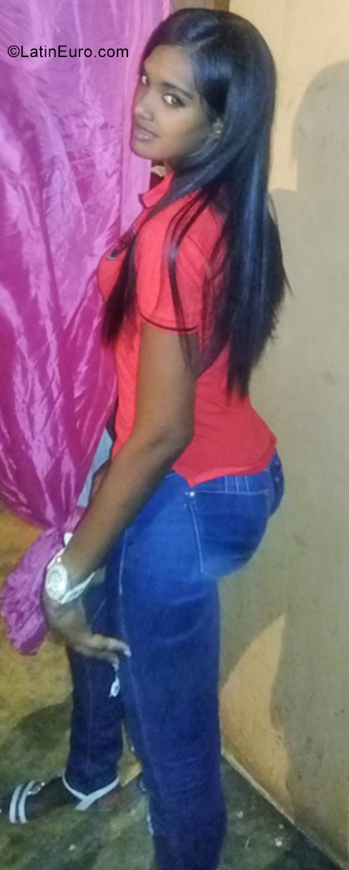 Date this hot Dominican Republic girl Maria from Santo Domingo DO31737
