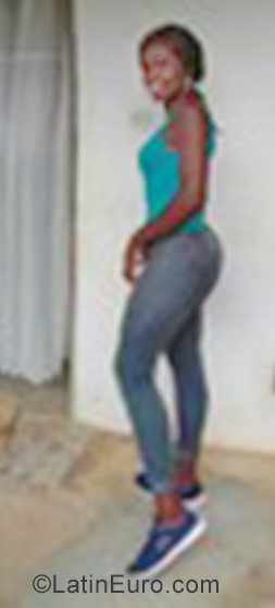 Date this gorgeous Cameroon girl Desse from Douala CM263