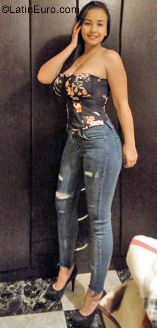 Date this lovely Colombia girl Angel from Bogota CO23483