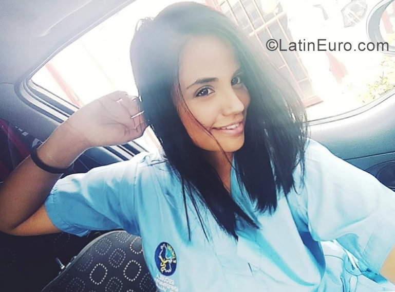 Date this georgeous Colombia girl Violeta from Cali CO23499