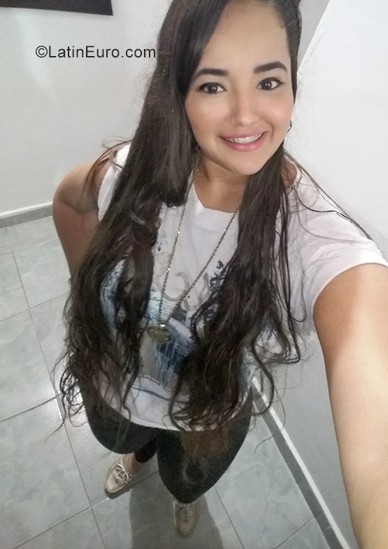 Date this good-looking Colombia girl Isa from Monteria CO23505