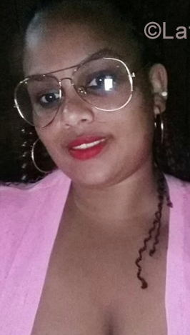 Date this foxy Dominican Republic girl Naty from Santo Domingo DO31817