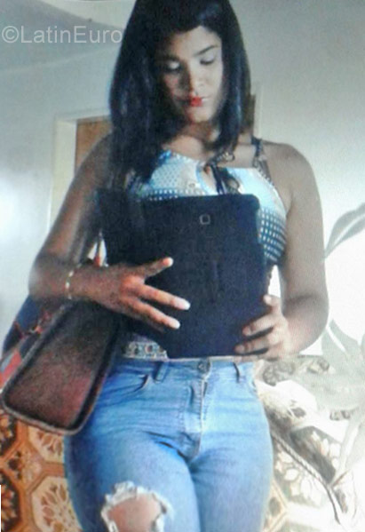 Date this foxy Venezuela girl Dulgia from ciudad guayana VE1408