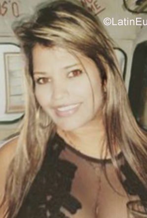 Date this hot Venezuela girl Yanesita from Maracaibo VE1418