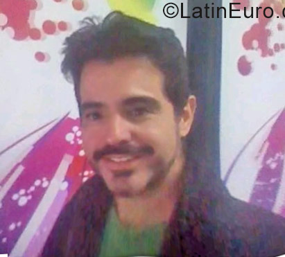Date this lovely Colombia man Miguel from Medellin CO23541
