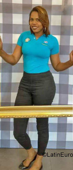 Date this sensual Dominican Republic girl Dionica from Santiago DO31864