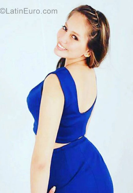 Date this tall Colombia girl Yuliana from Palmira CO23552