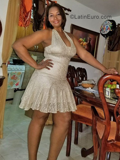 Date this good-looking Dominican Republic girl Lane grota from Santo Domingo DO31893