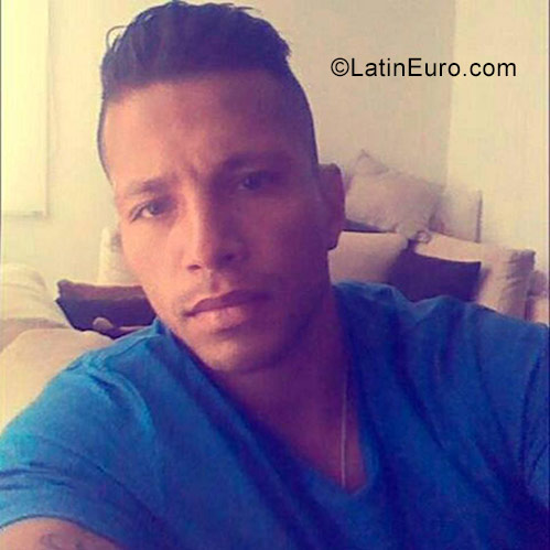 Date this attractive Colombia man Nicolas from Bogota CO23570