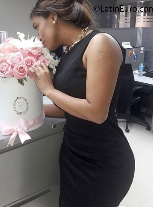Date this pretty Dominican Republic girl Rox from Santo Domingo DO34894