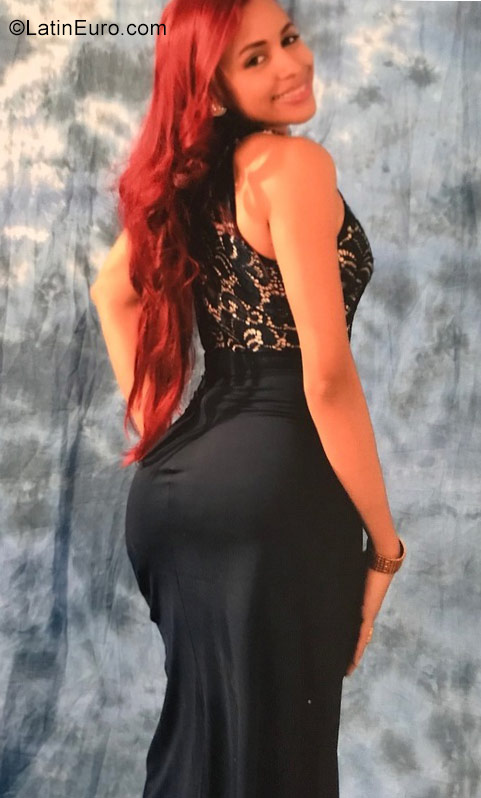 Date this hard body Dominican Republic girl Maryelis from Santo Domingo DO31969