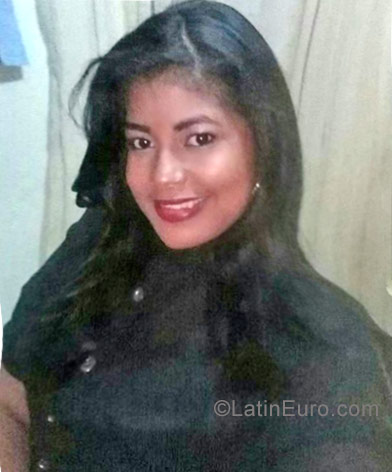 Date this stunning Dominican Republic girl Stephany from Santo Domingo DO31993