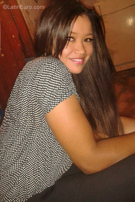 Date this sensual Colombia girl Rosario from Valledupar CO23631