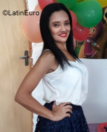 Date this gorgeous Brazil girl Claudia from Sao Paulo BR10517