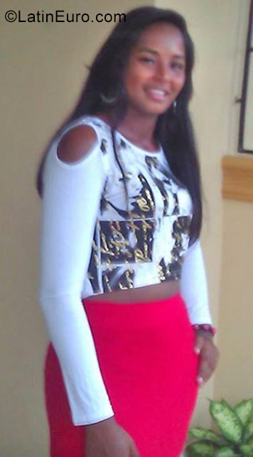 Date this georgeous Dominican Republic girl Cherly from Santo Domingo DO32045