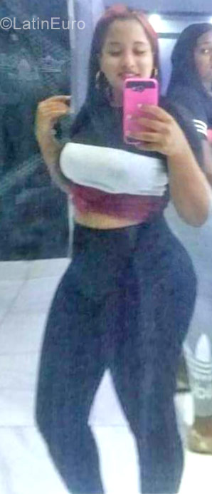 Date this cute Dominican Republic girl Erika from Santo Domingo DO32076