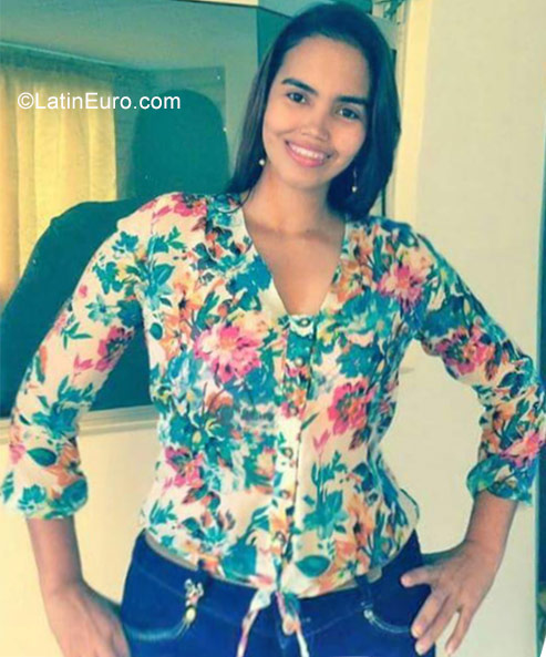 Date this charming Colombia girl Johana from Caucasia CO23696