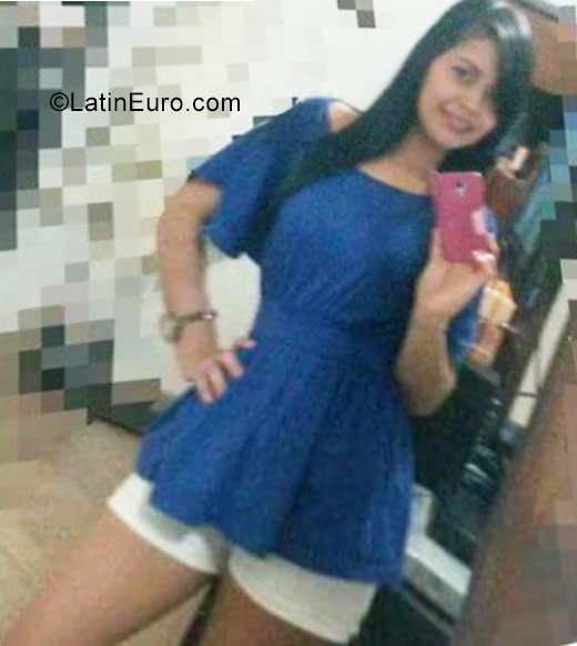 Date this hard body Colombia girl Lau from Monteria CO23707