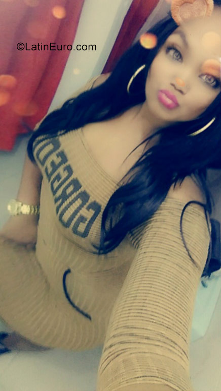 Date this tall Dominican Republic girl Maoly from Santigo DO32120