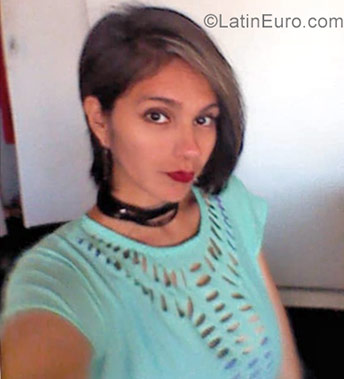 Date this young Venezuela girl Candy from Maracaibo VE1543